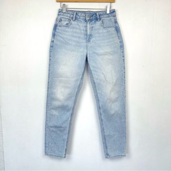 AE Hig waisted Strigid Mom Jean size 4 - Picture 1 of 8